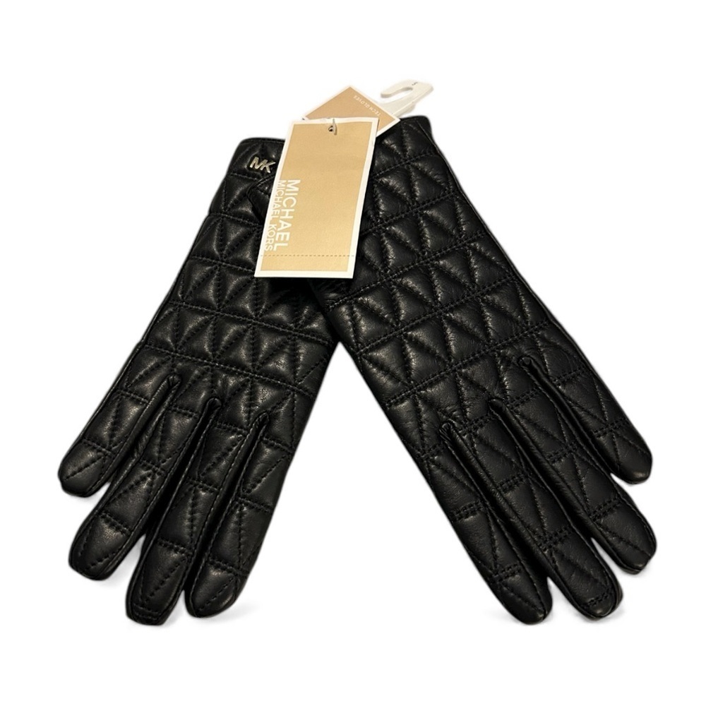 Michael Kors NWT Quilted leather tech gloves